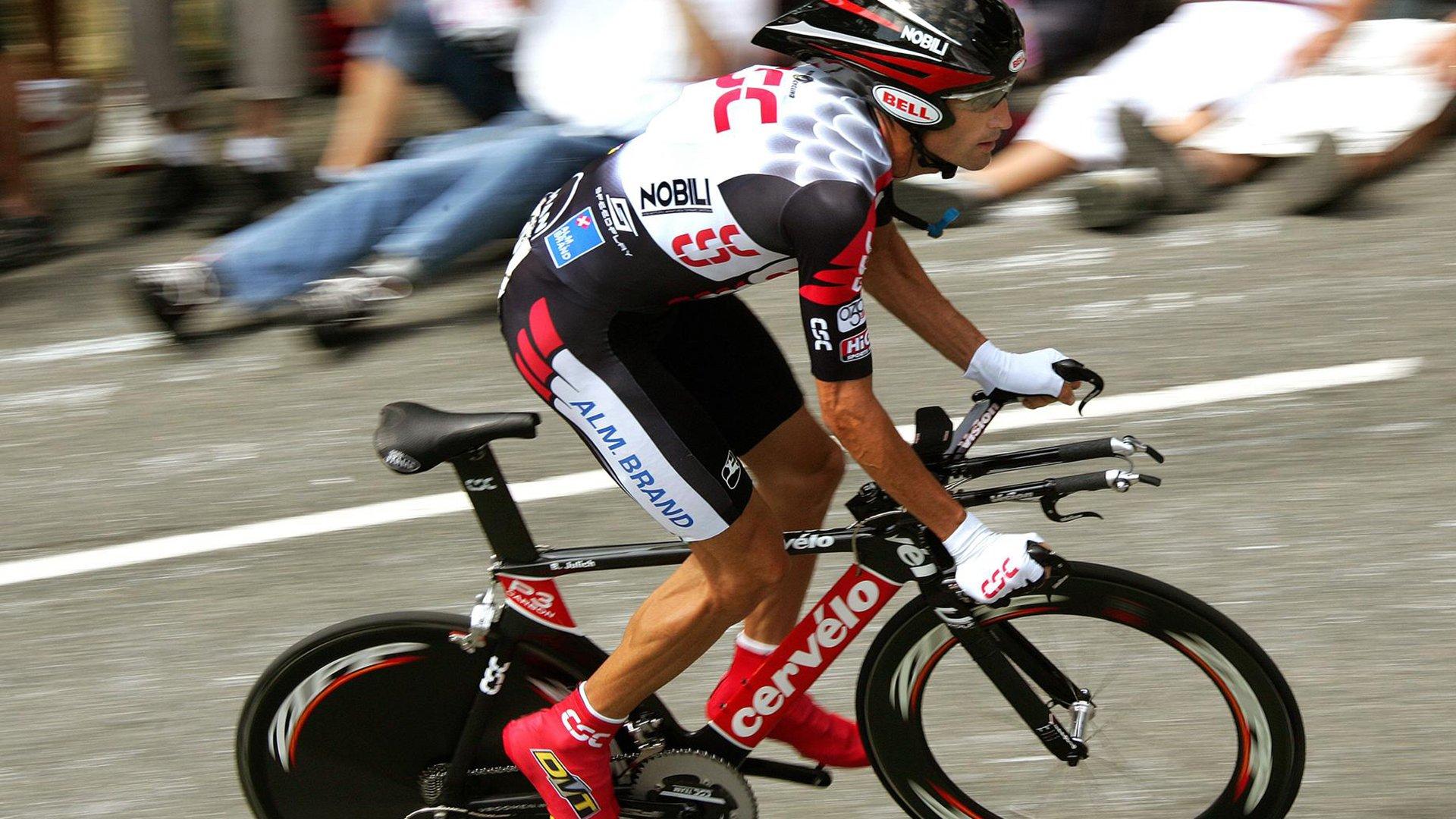 百米飞人巅峰对决,新星闪耀 传奇延续